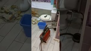 Сложный засор канализации. Работа с "Ротенбергер-650" успеха не принесла.
