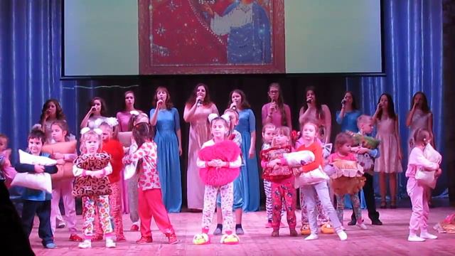 Студия эстрадного пения "Камертон" - "Спасибо мамы" смотреть онлайн