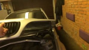 Открытие пластикового капота е46