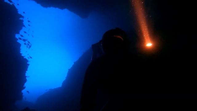 В пещеру на задержке дыхания!￼ смотреть онлайн