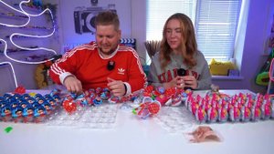 ДЕНЕЖНЫЕ КИНДЕР СЮРПРИЗЫ! Где ДЕНЕГ Больше? ДЛЯ ДЕВОЧЕК vs ДЛЯ МАЛЬЧИКОВ?