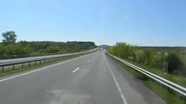 На автобусе по трассе Мукачево - Ужгород смотреть онлайн