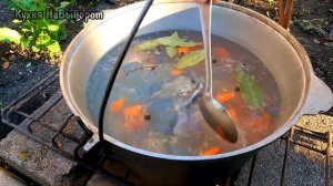 Вкусная уха в казане на костре / Как приготовить рыбный суп в казане, чтобы дети были в восторге