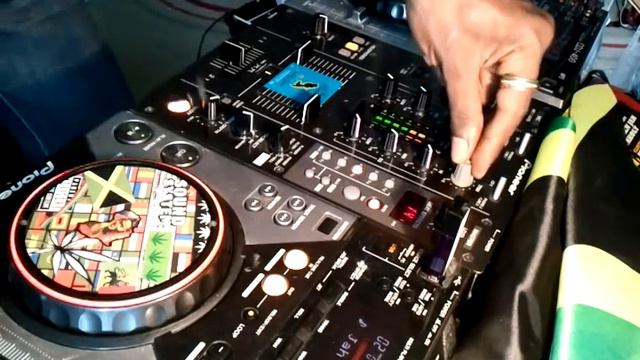 Selekta Maki August Town medley feat Alborosie смотреть онлайн