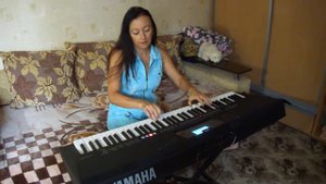 Песня из группы "Фристайл" на синтезаторе.