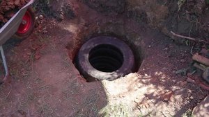 Канализация для раковины на летней кухне. Держатели для клубники.