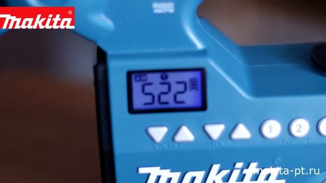 Makita BMR050 Аккумуляторный фонарь-радио | Обзор, комплектация, характеристики смотреть онлайн