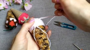 МК Вязаное мороженое рожок - 3 варианта оформления вязаного мороженого