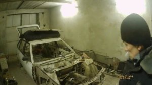 Разборка автомобиля Москвич 2141  Часть 8  Снятие агрегатов моторного отсека и начало разборки двиг