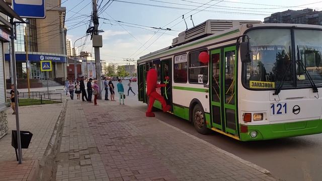 Как поздравить девушку с днем рождения? смотреть онлайн