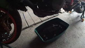 Замена моторного масла на Kawasaki zx6r 03