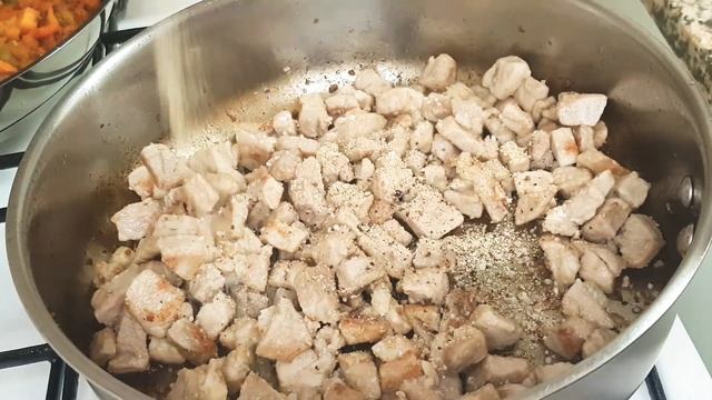 КАРТОФЕЛЬНАЯ ЗАПЕКАНКА С МЯСОМ. УЖИН ДЛЯ ВСЕЙ СЕМЬИ #картофельнаязапеканка #картошкасмясом #вкусно