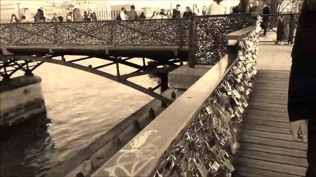 Locks of love disappear bridge Paris смотреть онлайн