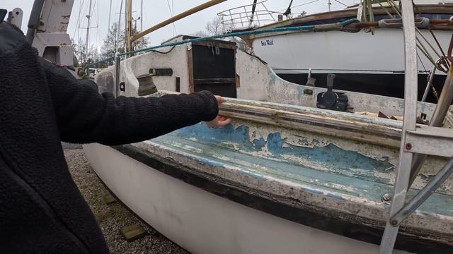 Salvaged Yacht Rescued from Marina Depths That we Bought For £1 смотреть онлайн