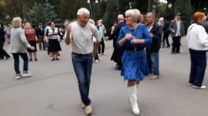 Заманила, соблазнила, раздразнила!!!??Танцы в парке Горького!!!??Харьков 2021