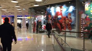 Очень большой ТЦ АВИАПАРК в Москве.