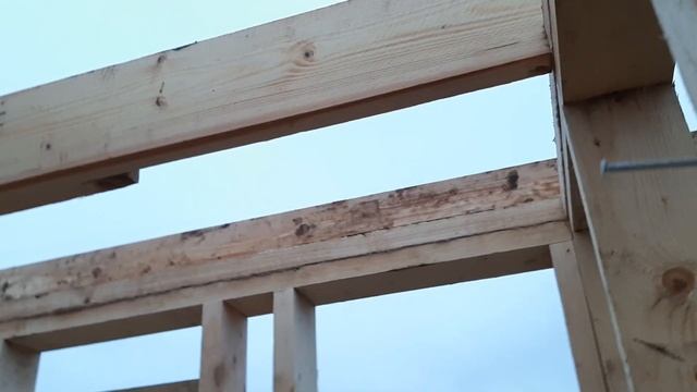 Из чего состоит силовой каркас одноэтажного дома в стиле хай тек с плоской кровлей смотреть онлайн