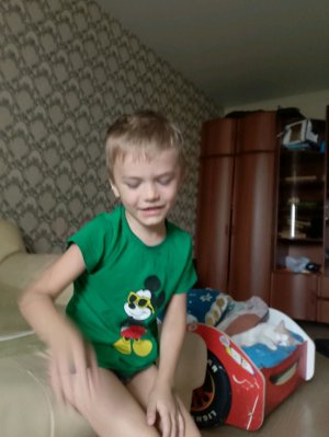 мижа иг
рает