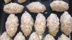 Ленивые голубцы и домашние котлеты запеченные в духовке. Очень вкусно!