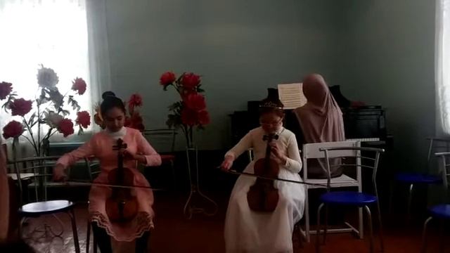 Скрипачка Эльвира смотреть онлайн