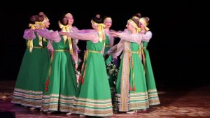 Русский народный танец "Берёзки"