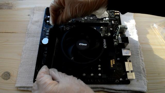 ОНЛАЙН ТРЕЙД.РУ - Материнская плата GIGABYTE B550M DS3H (AM4, mATX) смотреть онлайн