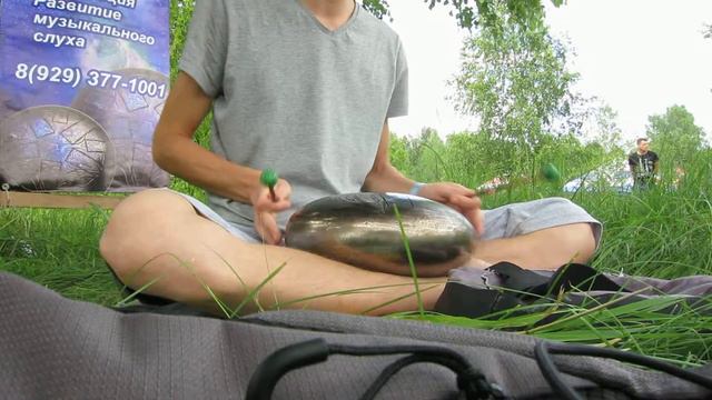 Импровизирую на глюкофоне, космический музыкальный инструмент смотреть онлайн