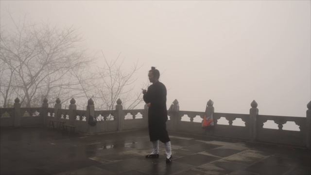 Почувствуйте энергию Утреннее дыхание Цигун и омолаживающий массаж от уданского мастера смотреть онлайн