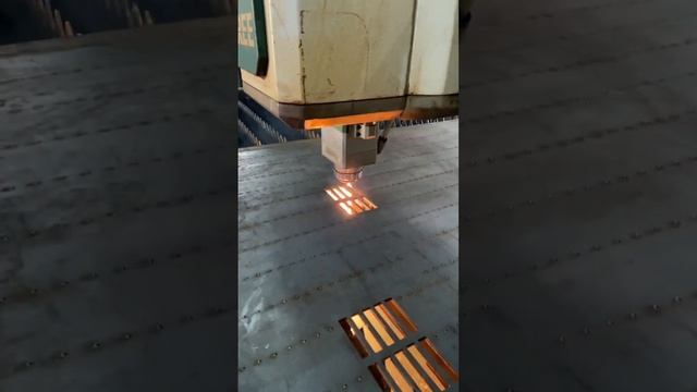 Лазерная резка. Перфорация листа металл Ст3 4мм | Laser cutting. Sheet perforation metal St3 4mm