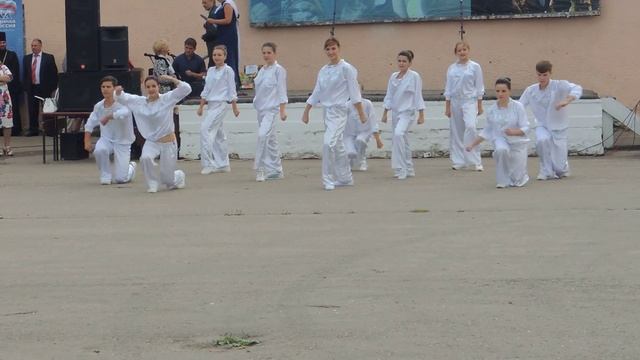 Космонавты / Dance Studio VISaVIS /День города смотреть онлайн