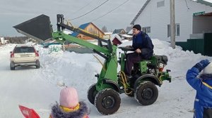 Минипогрузчик своими руками,первый запуск двигателя, первый выезд из гаража