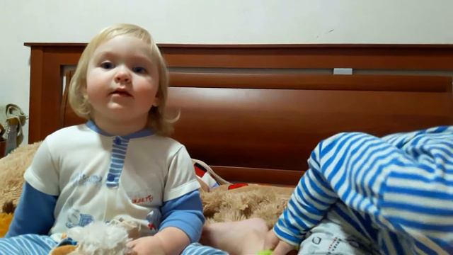 Самое милое видео. Дети поздравляют папу с Днем Рождения:)