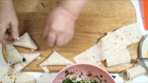 Вкусно, быстро, сытно. Как приготовить Пирожки с лаваша с шпинатом и сырым.