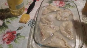 Уголки из слоеного теста с начинкой. Замес.