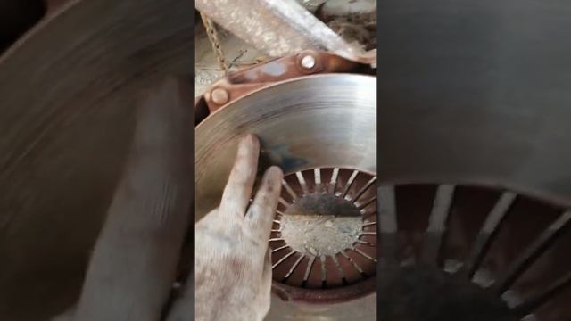 Замена диск сцепление и выжемной подшипник МАН ТГС. Рассыпался выжемной смотреть онлайн