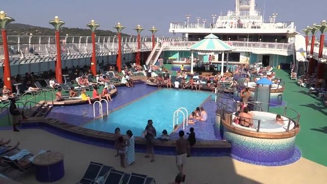 NCL Pearl pool deck daytime смотреть онлайн