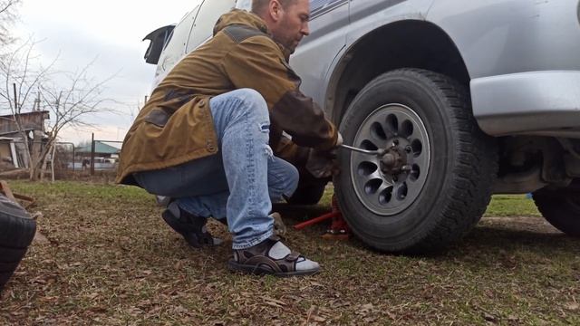 Как я меняю резину на Toyota Hiace Regius 1KZ-TE 4wd, Тойота Хайс Региус, какая резина стоит на авт