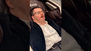 Раджаб LEGENDA Массажное кресло #раджаблегенда#хабибнурмагомедов #раджабlegenda