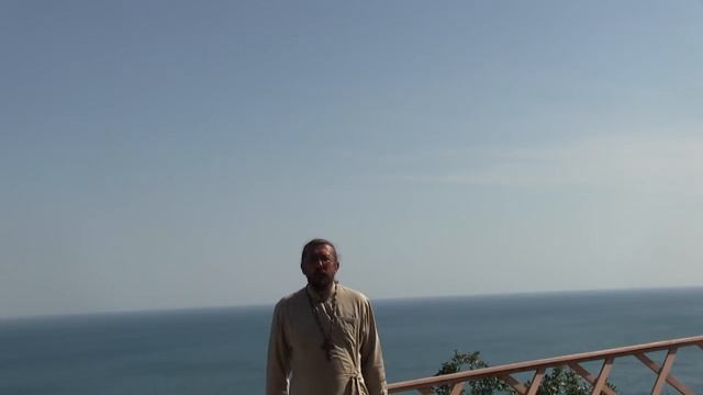 Нужно ли на Троицу идти на кладбище, и что туда нести. Священник Игорь Сильченков