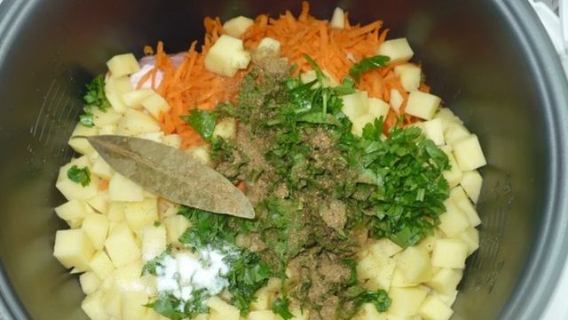 Куриный суп в мультиварке Редмонд