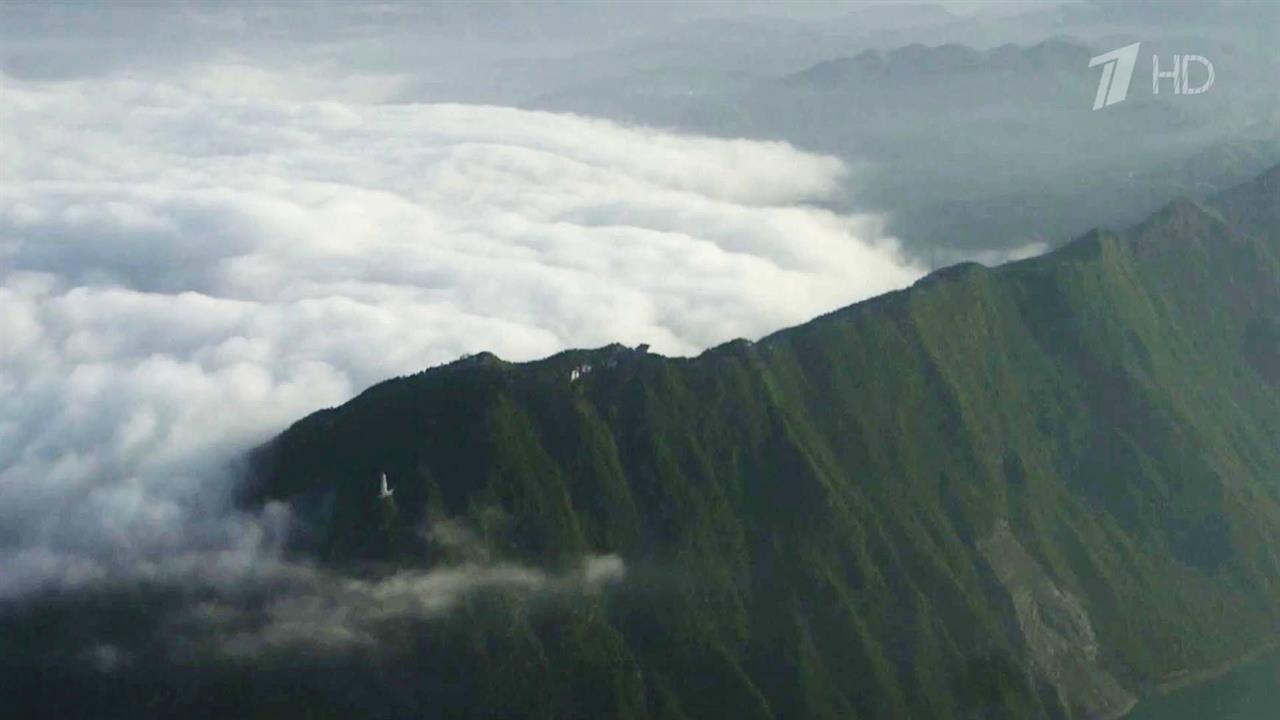 В горах Лушань в Китае можно стать свидетелем невероятно красивого явления - моря из облаков