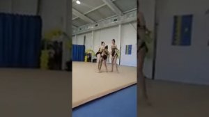 Выступление кандидатов в мастера спорта по спортивной акробатике