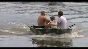 Лодка "Охотник" 320.wmv