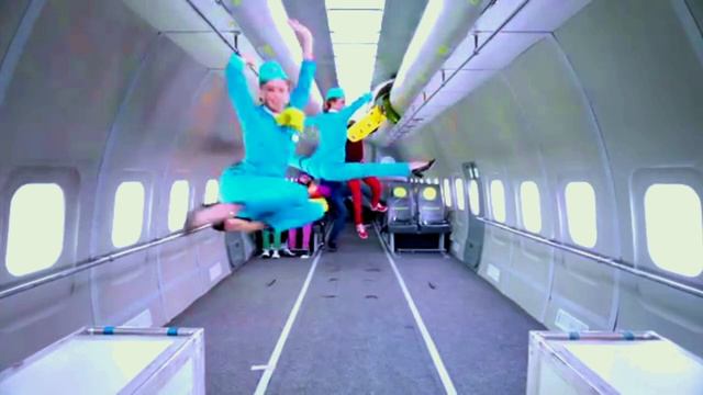 OK Go - Upside Down & Inside Out.mp4 смотреть онлайн