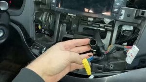 Hyundai i40 как снять штатную магнитолу / Hyundai i40 how to remove the head unit