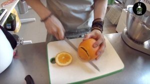 #1 Как вырезать из апельсина сегменты
