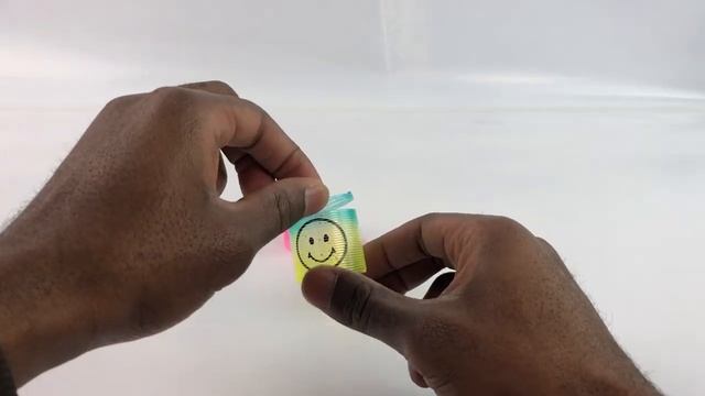 Пружинка-радуга «Смайлик» H1219-JX / 3.5х3.5х3.5 см. смотреть онлайн