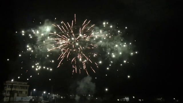 Купить фейерверк, салют в Самаре "ВЕЕР КОРОЛЕВЫ" 100 залпов 0,8" ВЕЕРНЫЙ (ХИТ ПРОДАЖ)