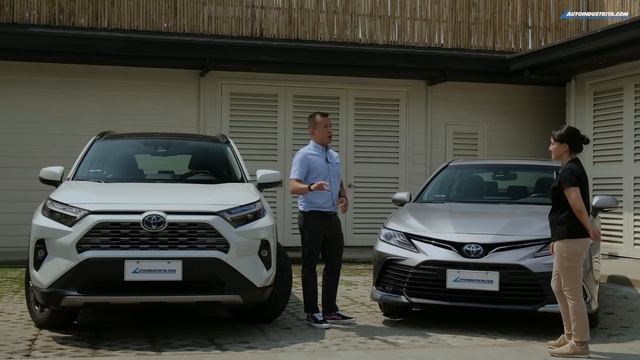 Made for you: Stef and her first Toyota HEV (Hybrid Electric Vehicle) смотреть онлайн