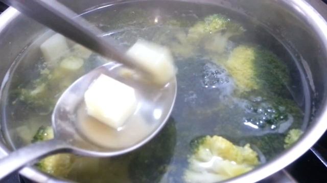 Суп-Пюре из брокколи . Вкусно, быстро и полезно!